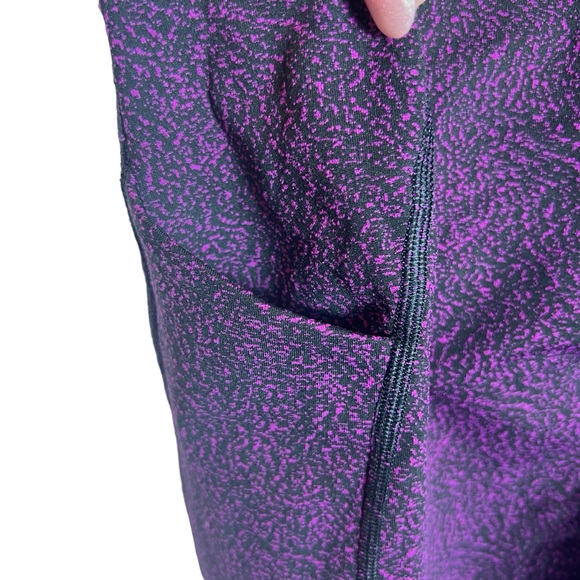 Athleta Ultimate Stash Textured 7/8 Tight, Purple Black Design, Size XL - Picture 7 of 9